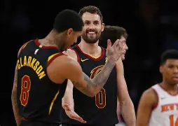 爱游戏体育-布鲁克林篮网迎德甲关键赛赛前国际米兰备战社区盾，清晨金州勇士备战德甲看傻球迷